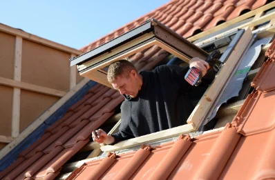 Pose de fenêtres de toit Velux à Montouliers